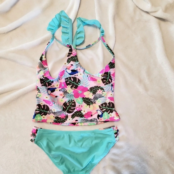 Swimsuit - Picture 2 of 3